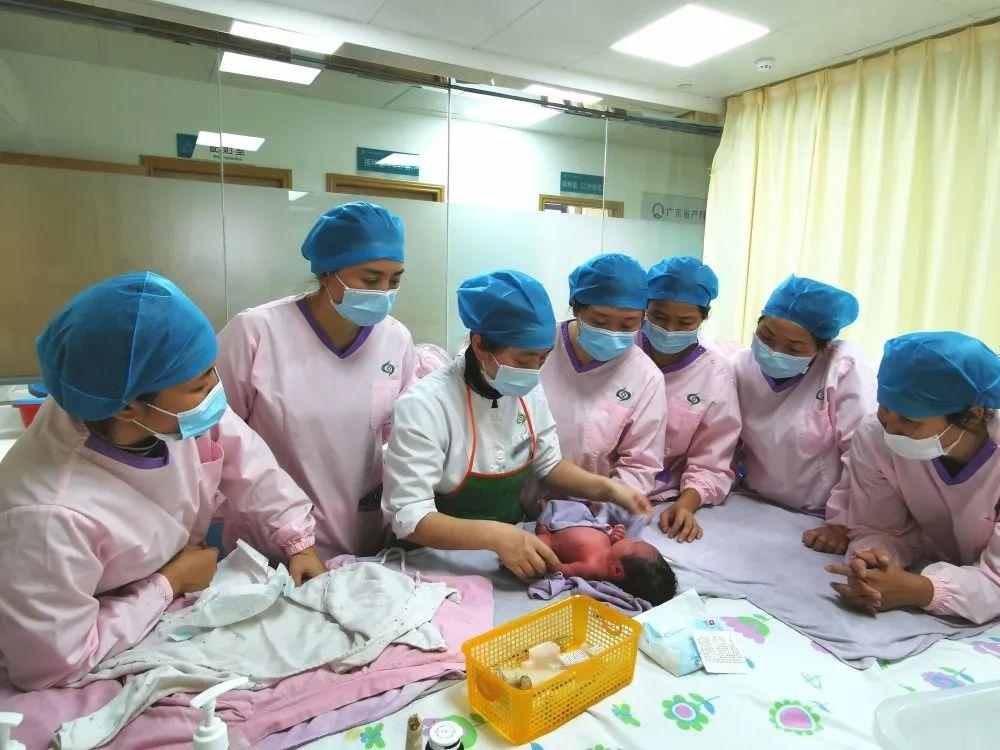蕲春县妇婴监护型护送